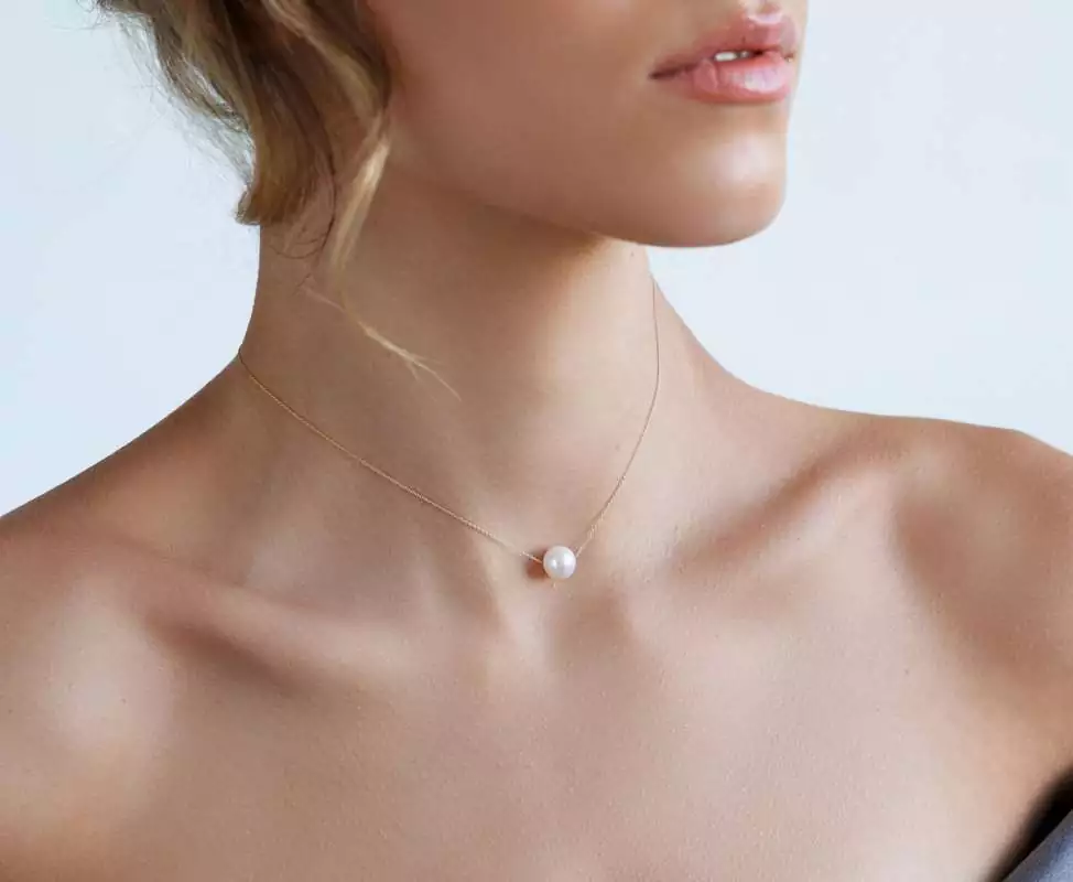 Elegante Kette Roségold 14K mit einzelner Perle weiß rund 8-9 mm, 42 cm variabel, Gaura Pearls, Estland